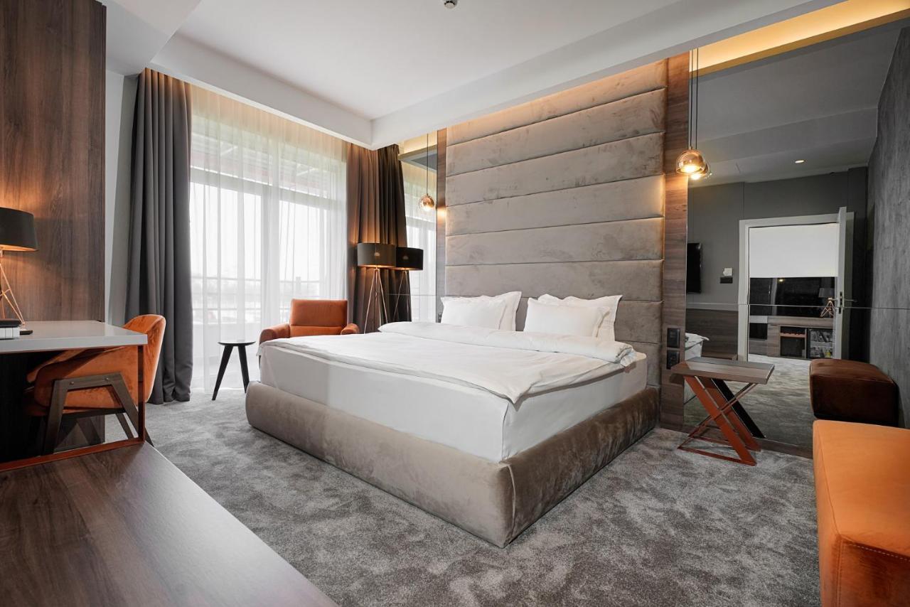 Hotel Srbija Lux スタラ・パゾヴァ エクステリア 写真