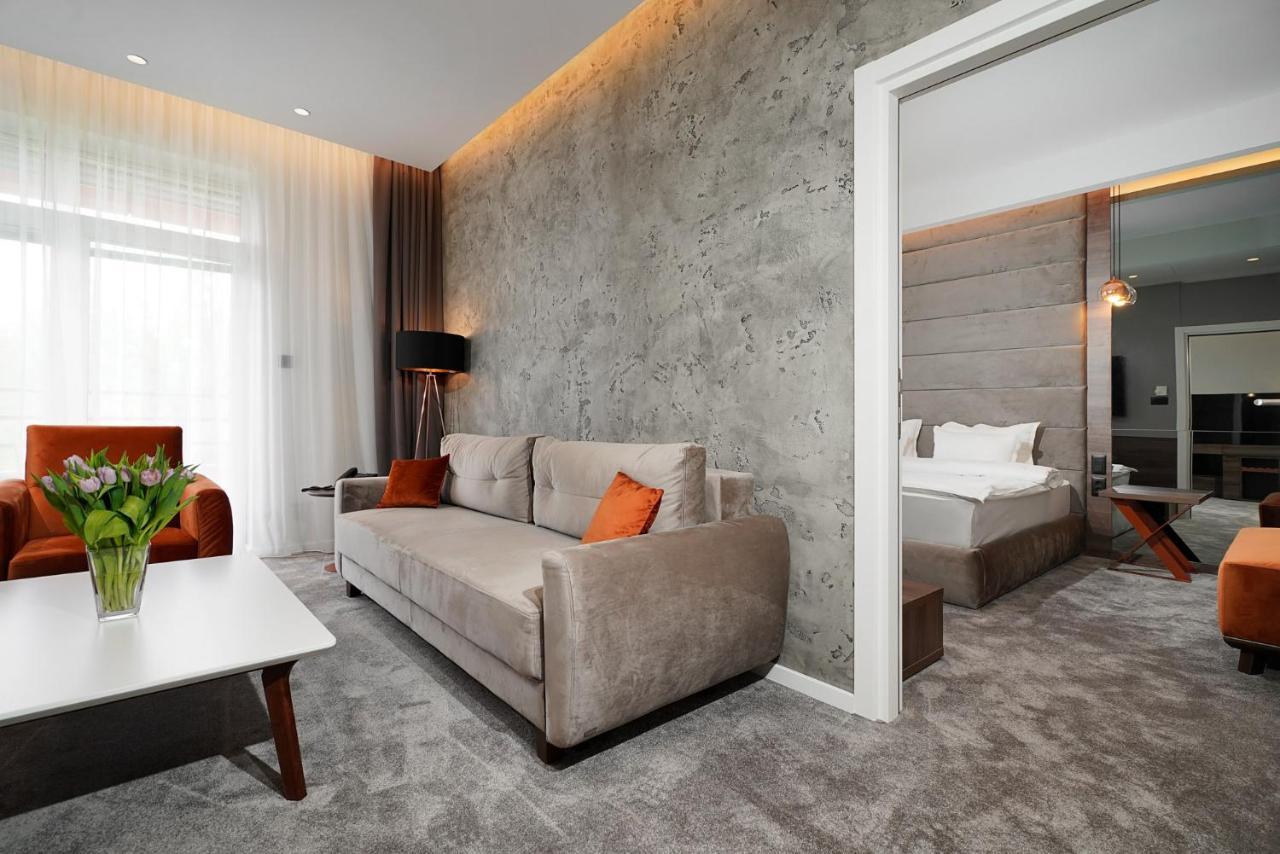 Hotel Srbija Lux スタラ・パゾヴァ エクステリア 写真